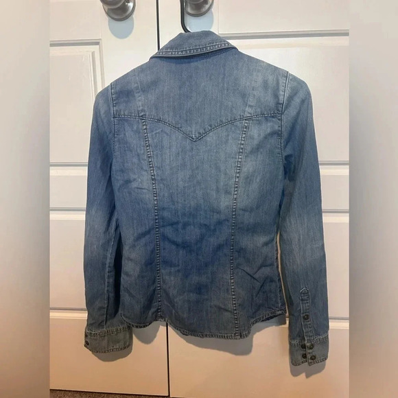 Guess Vintage Button chambray shirt. Size XS. - Picture 2 of 4